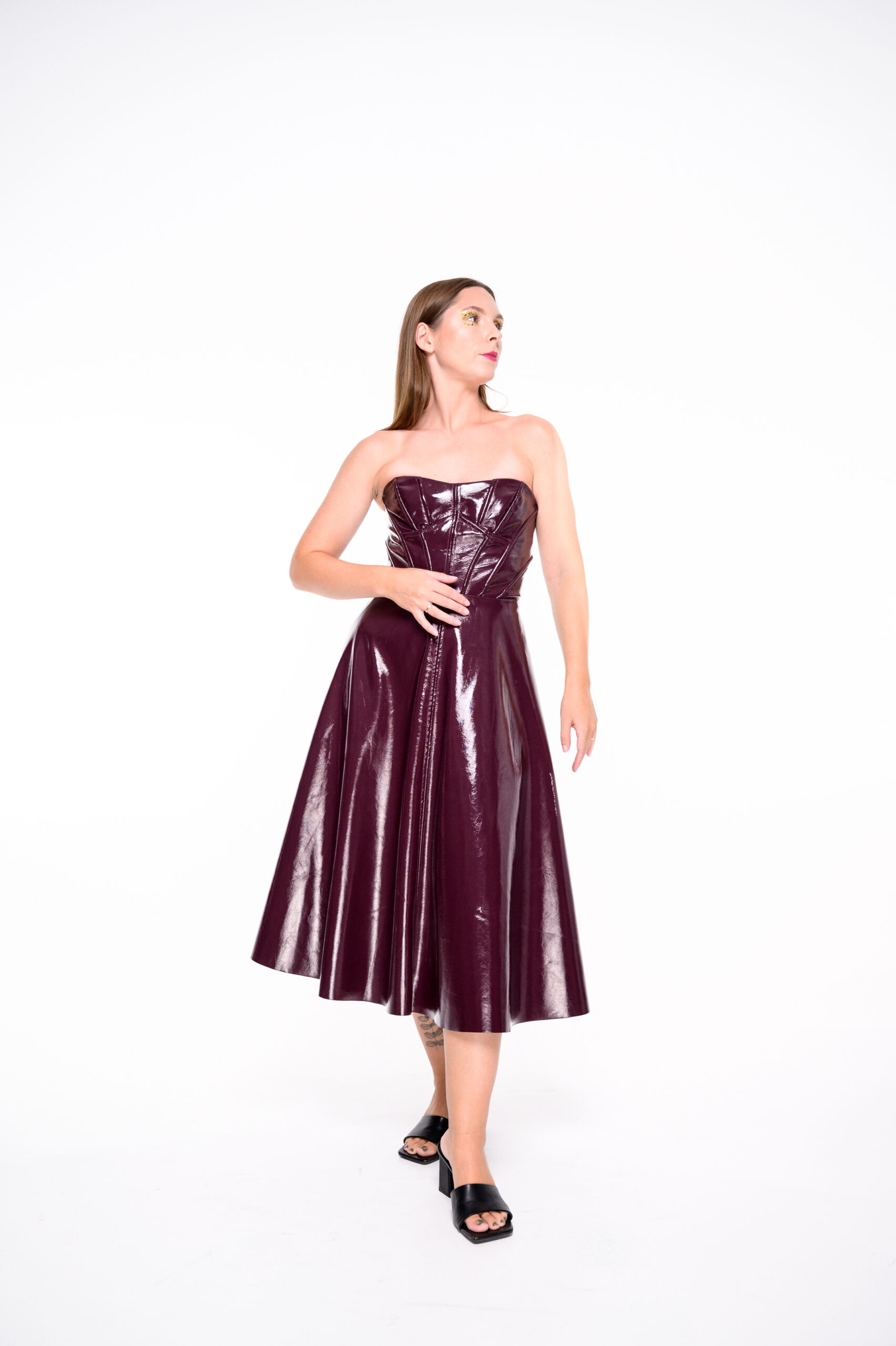 Lateksinė suknelė su korsetu